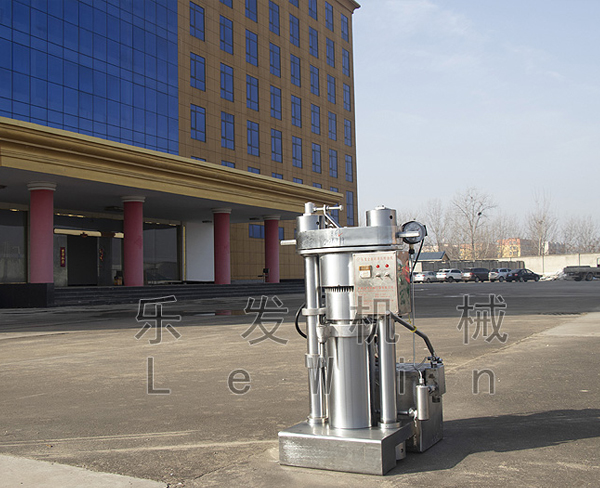 8斤液壓榨油機(jī)