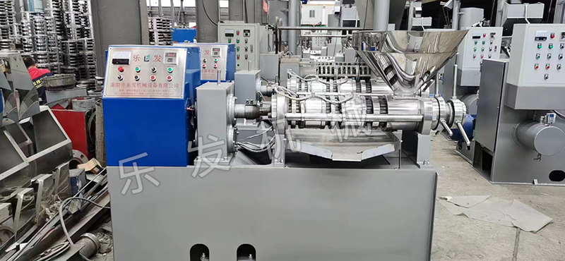 110型條排熟榨榨油機(jī)